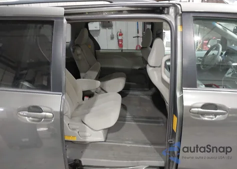 2011 Toyota Sienna Le V6 from USA, damaged, VIN 5TDKK3DC0BS061163